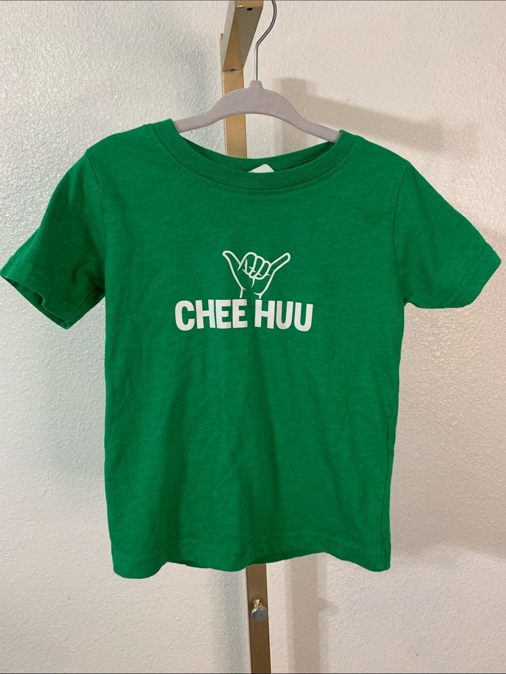 Keiki Green Tee Shaka CHEE HUU Graphic- size 2T